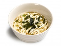 米粉でつくった山菜うどん